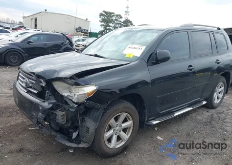 2010 Toyota Highlander Base V6 z USA, uszkodzony, nr VIN 5TDZK3EH1AS017955
